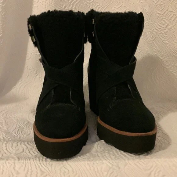 Coach Kenna Boots Black Suede Shearling size 8.5 (firm) - Picture 2 of 13